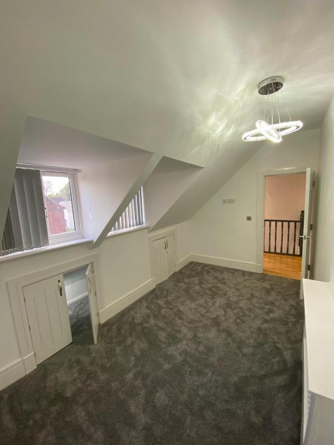 Penthouse Apt8 Apartment Wolverhampton Exterior photo